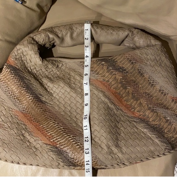 Authentic Rare.  Large Botega Veneta Embroidered Intrecciato shoulder Bag,… - Picture 12 of 12